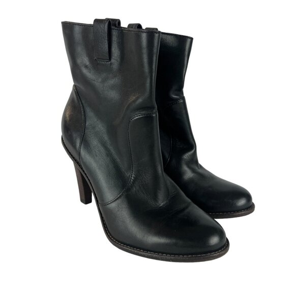 COLE HAAN Nearly New Black Leather Heeled Boots SZ 8 EUC - Picture 1 of 7